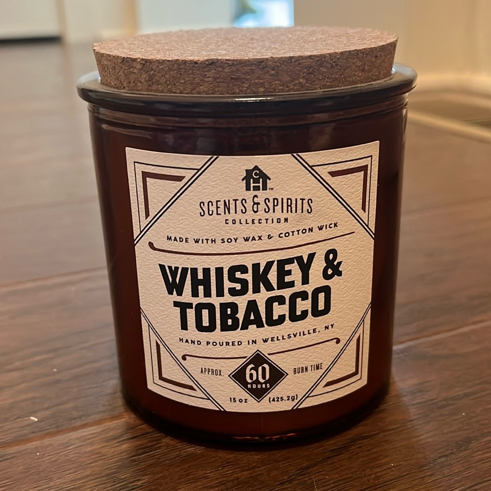 Patriot candles scents and Spirits Whiskey and Tobacco 15oz